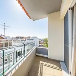 Pateo Do Carmo - By Wehost شقة