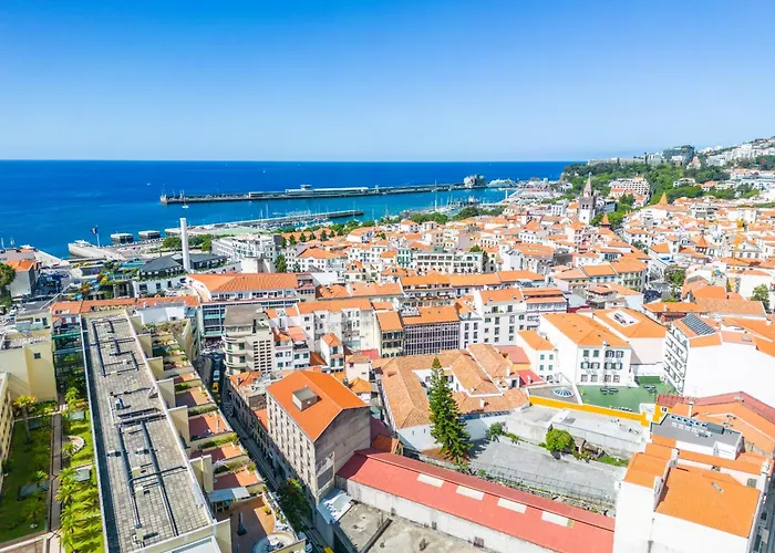 Pateo Do Carmo - By Wehost Daire Funchal